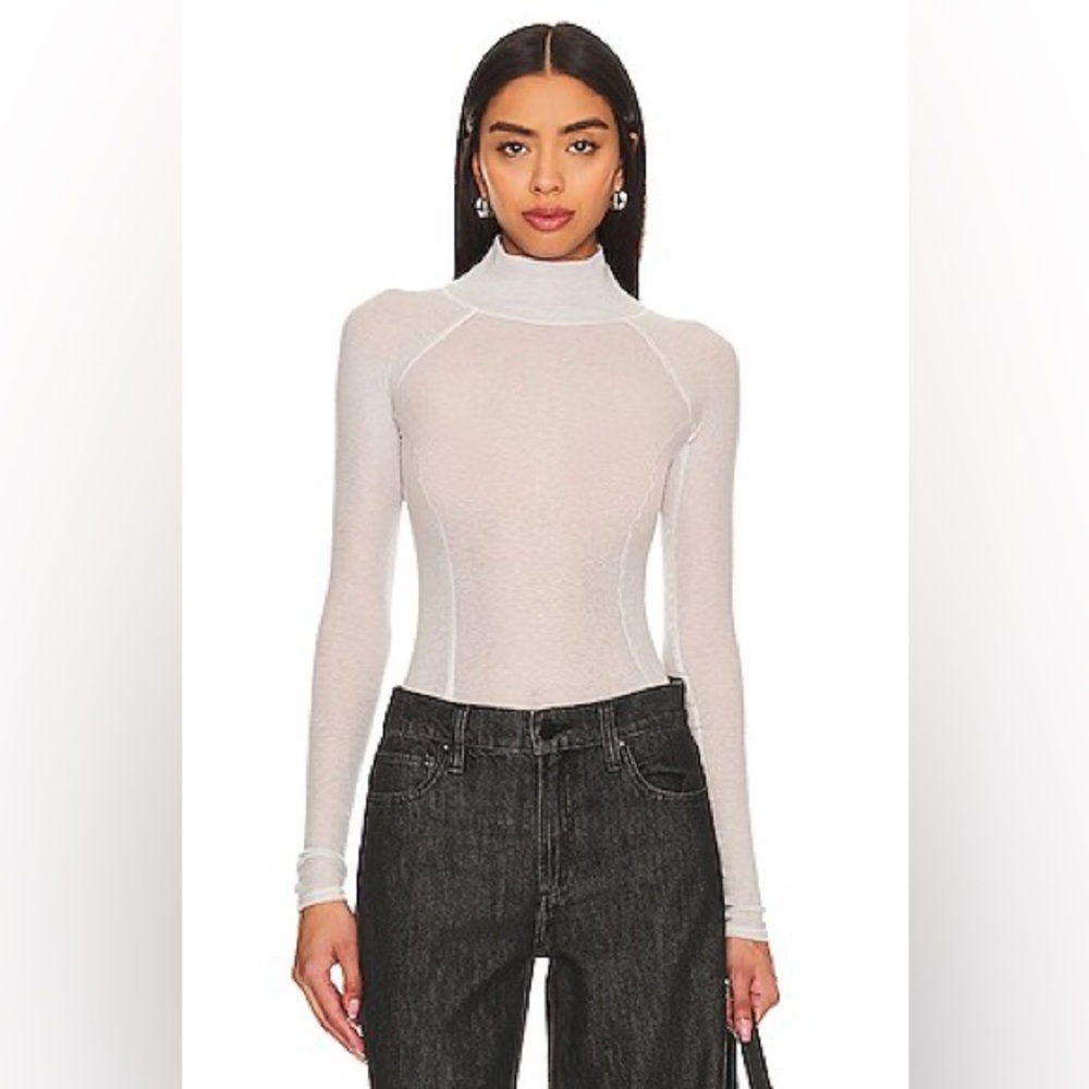 SHOREDITCH SKI CLUB Kamila Base Layer Top in Light Grey